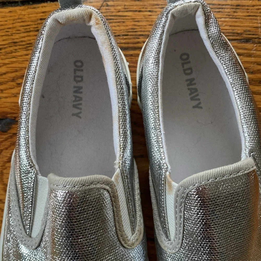 Old navy size 1 silver slip ons